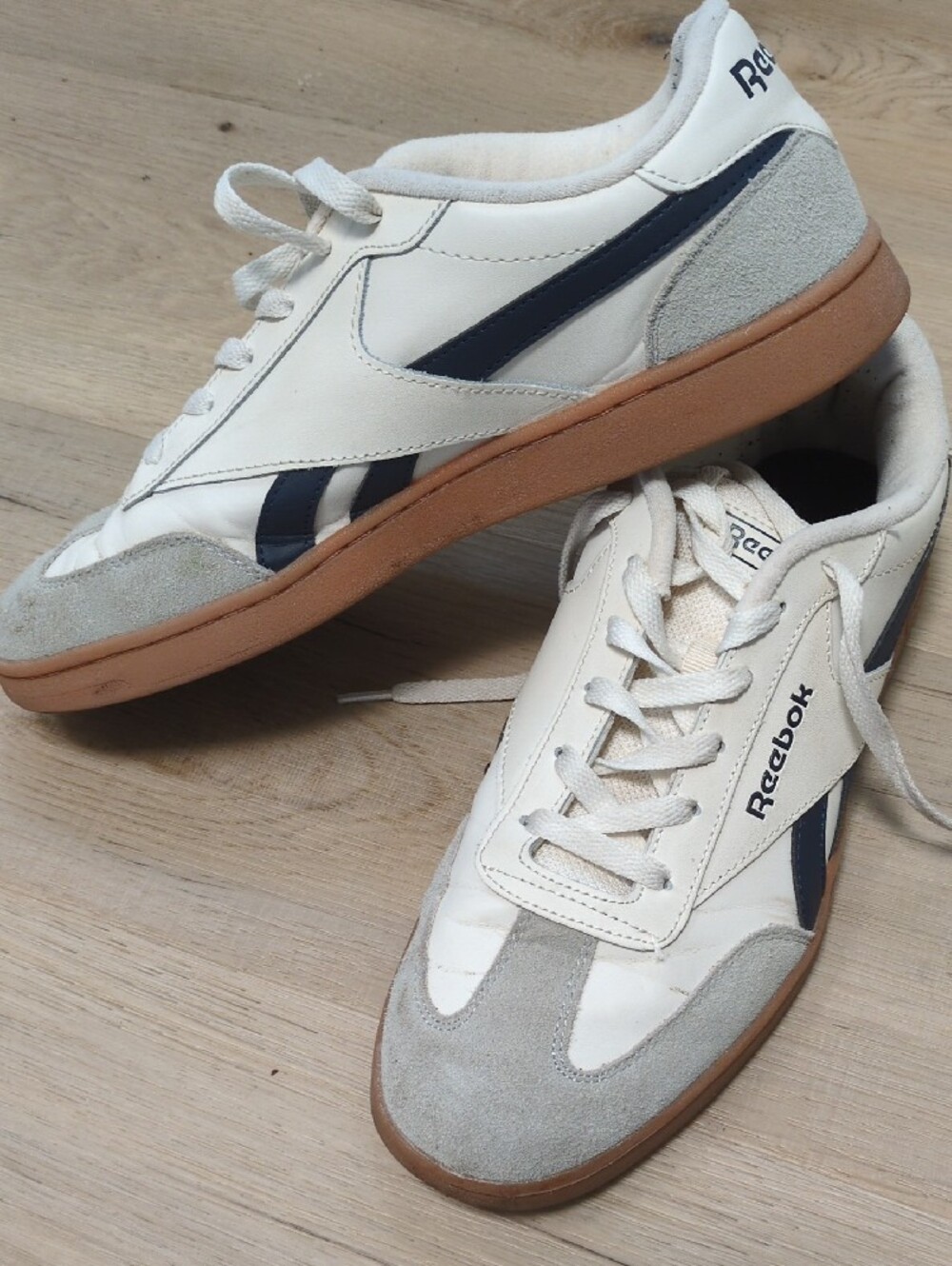 Reebok Men’s White & Navy Classic Leather Sneakers
